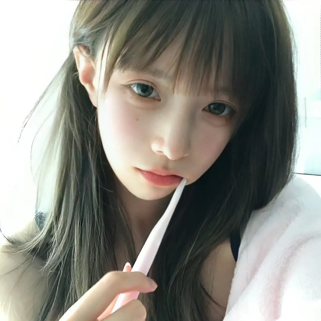 黄阿丽：小眼镜蛇
